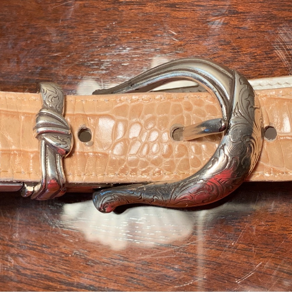 Ladies' Tan & White Crock Leather Twist Reverse Belt B40032 Size S/28 - EUC - Picture 8 of 8